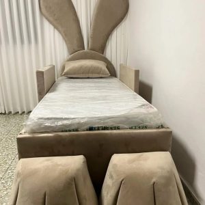 מיטה זוגית מרופדת דגם מיכאלה מיטה זוגית מרופדת דגם מיכאלה